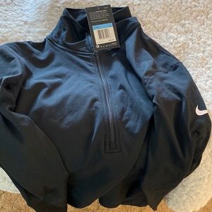 Nike new with tags. Long sleeves 3/4 pull over